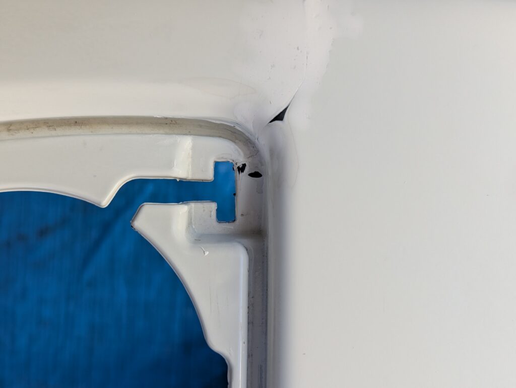 パテ補修した割れ部分の研磨後写真