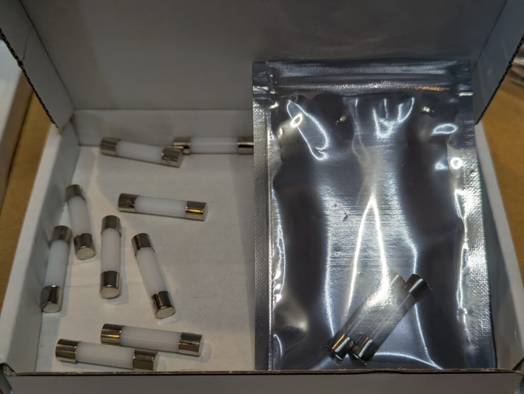 AC8V LEDヒューズランプ（アイスブルー色）